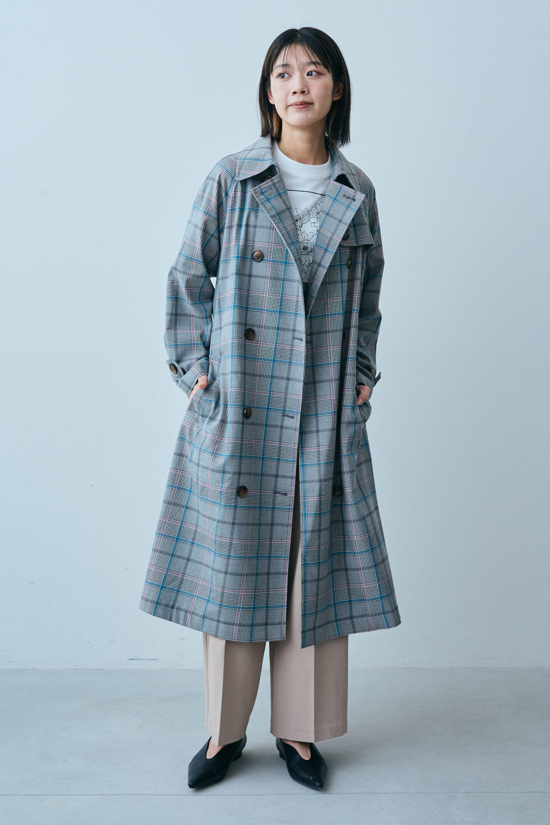 Peter MacArthur×IEDIT[イディット] チェック柄が映える 大人のトレンチコート〈ブラック ×ホワイト〉｜IEDIT[イディット]｜フェリシモ【公式通販】