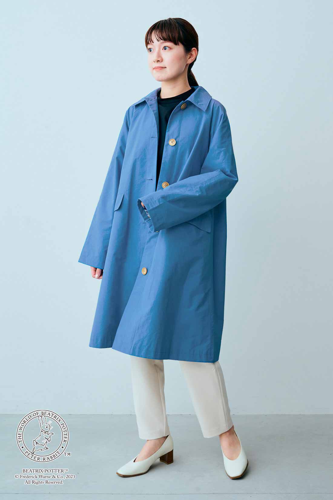 IEDIT|ピーターラビットＴＭ×IEDIT[イディット]　裏地に心おどる　軽やかステンカラーコート〈ブルー〉|モデル身長163cm　着用サイズM