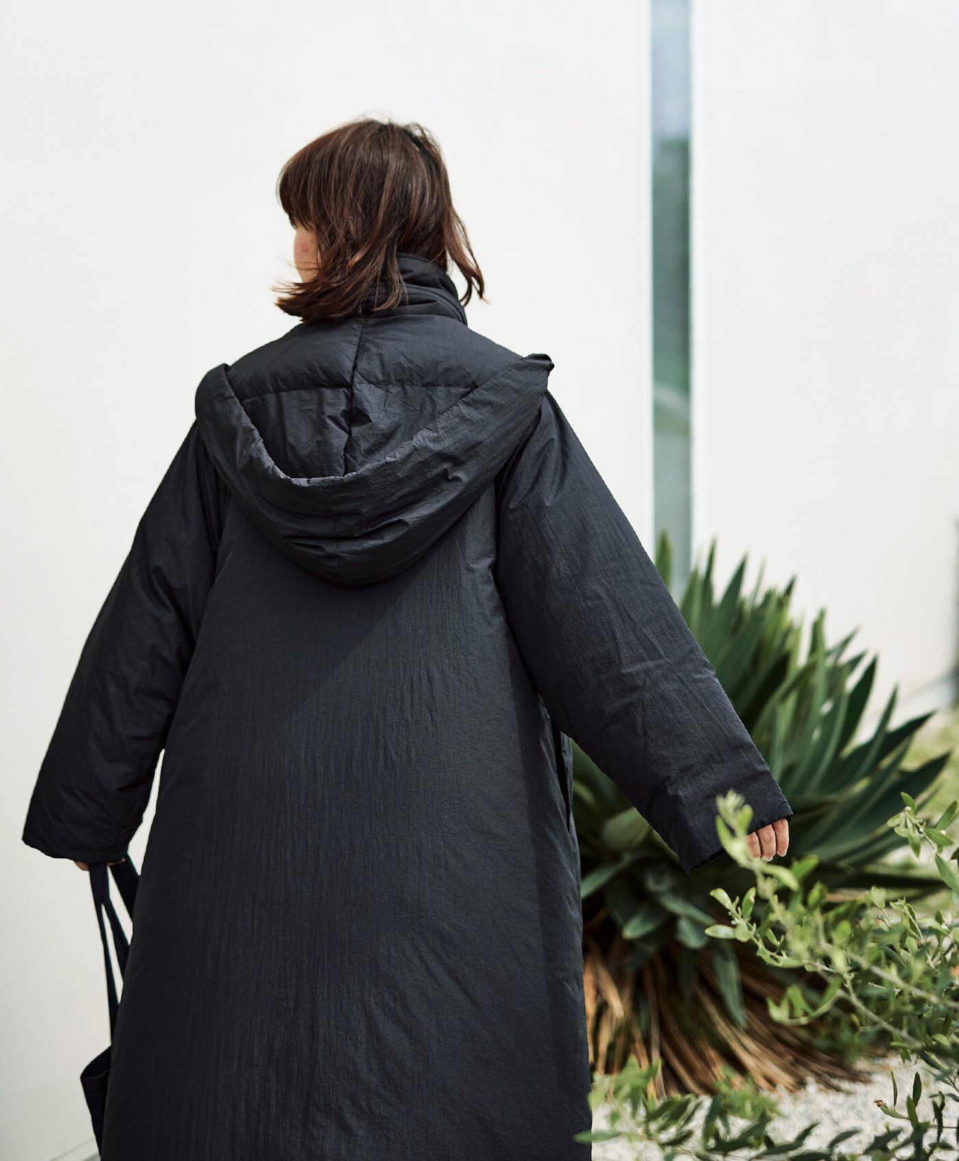 SUNNY CLOUDS 極軽ダウンのフードコート〈レディース〉黒｜コート