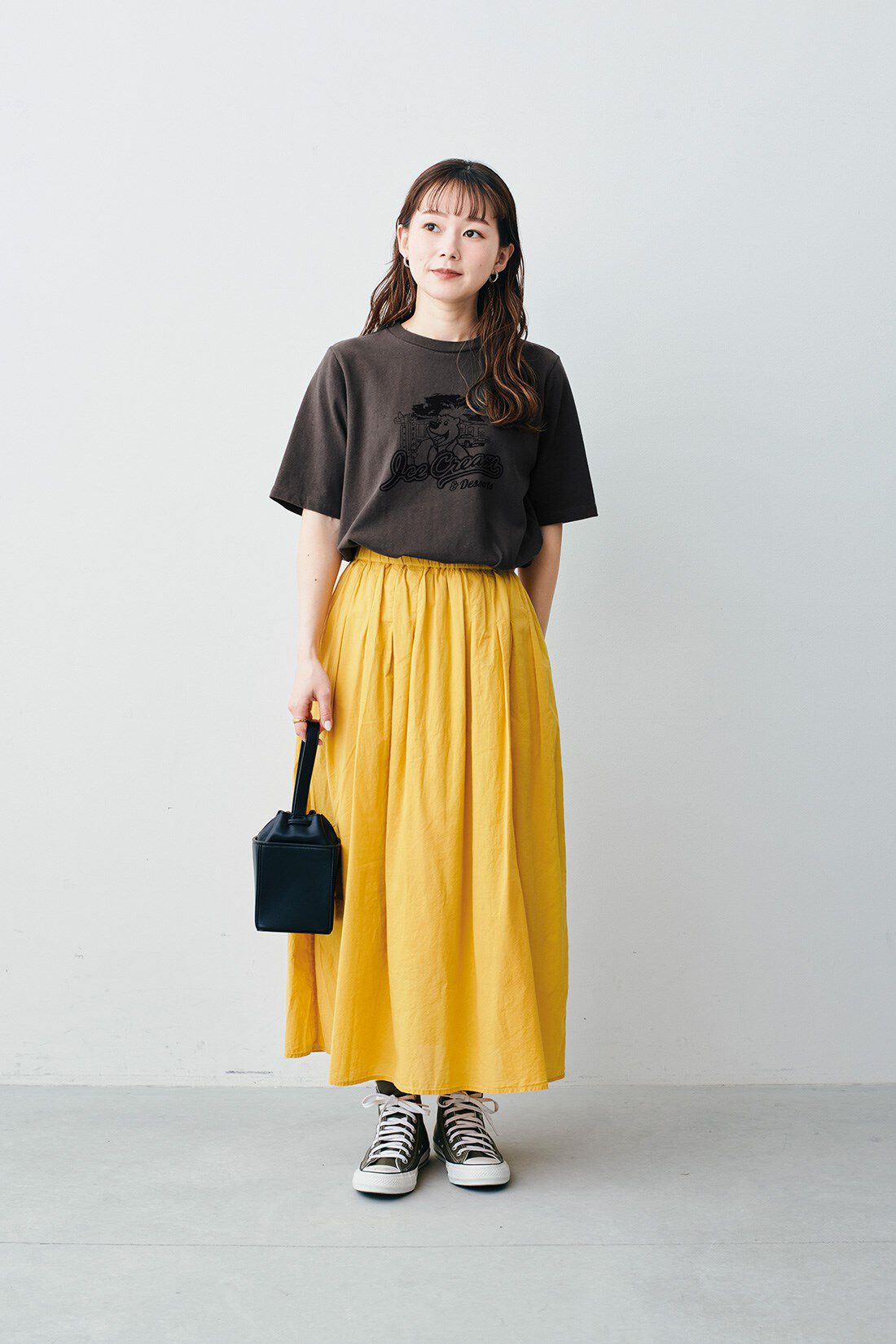 Sunny clouds［サニークラウズ］|サニークラウズ アイス好きなTシャツの会〈レディース〉|モデル身長：161cm　着用サイズ：M