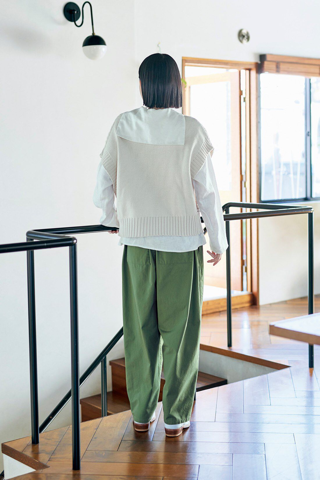 サニークラウズ ほどよいパンツ〈レディース〉カーキ
