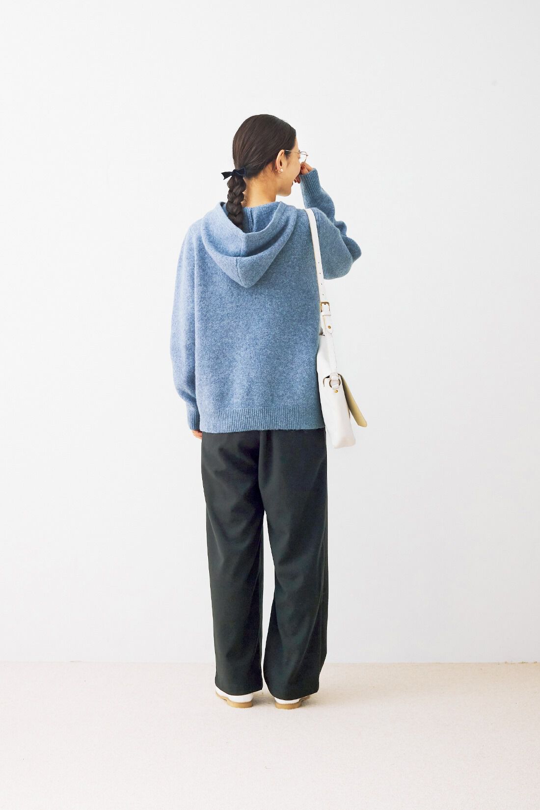 and myera［アンドマイラ］|and myera 斜めタックパンツ
