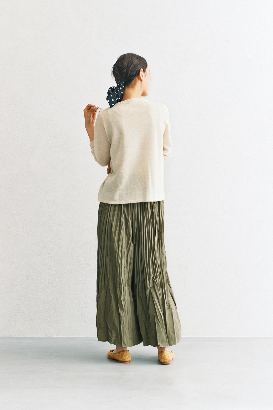 and myera くしゅっとしたプリーツキュロット〈カーキ〉