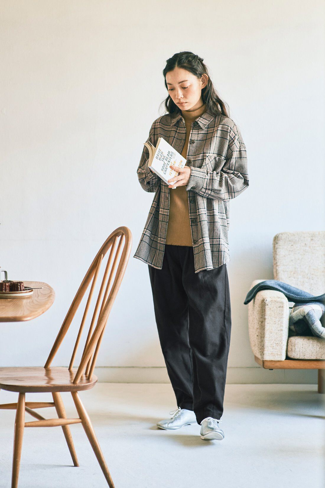 and myera［アンドマイラ］|ａｎｄ　ｍｙｅｒａ　カジュアルすぎないタックパンツ〈黒〉