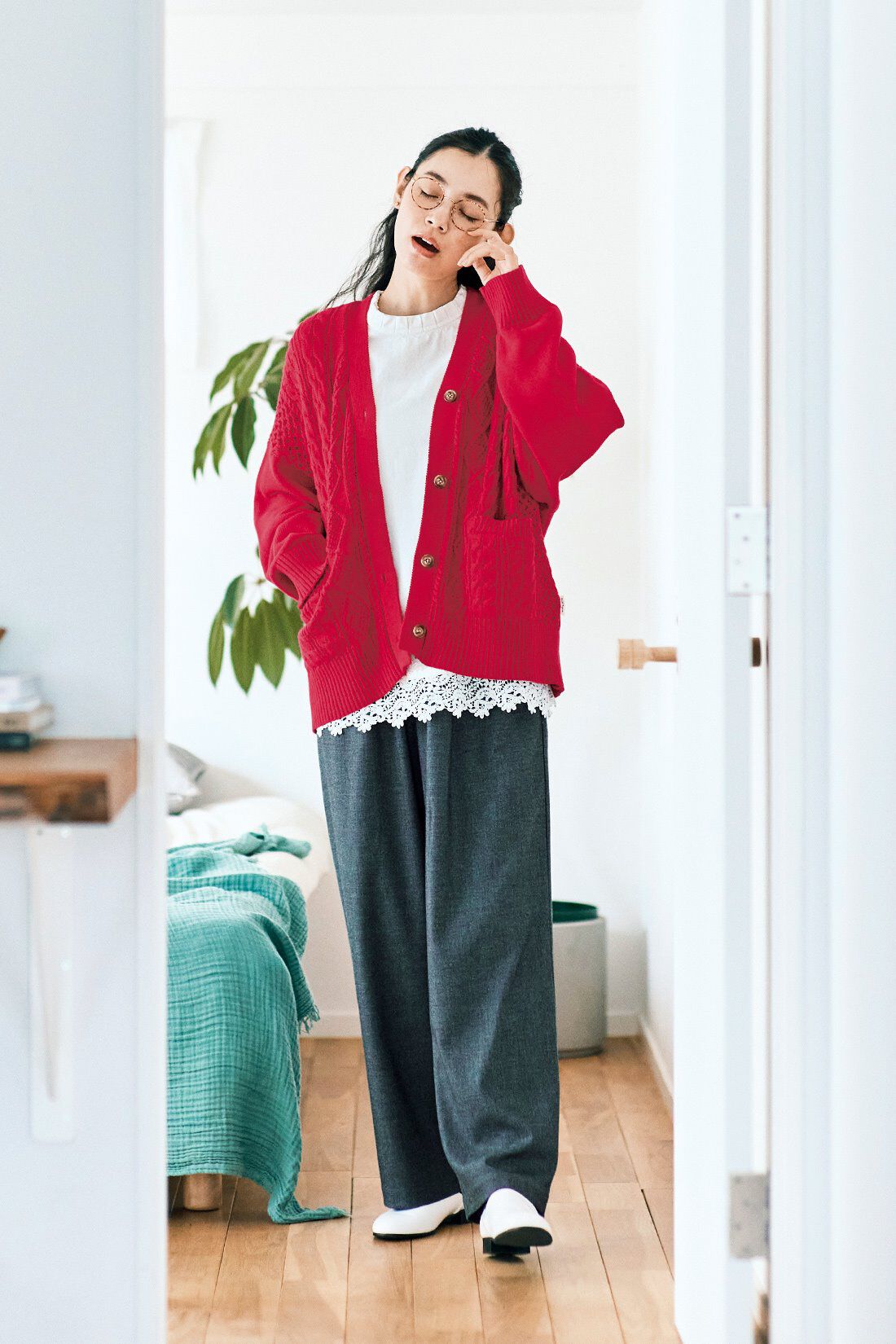 and myera|ａｎｄ　ｍｙｅｒａワイドなスラックス〈グレー〉のコーディネート