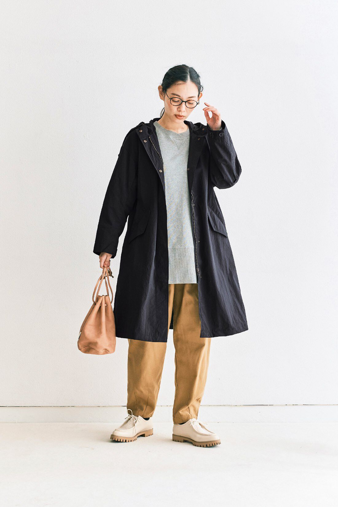 and myera［アンドマイラ］|ａｎｄ　ｍｙｅｒａ　カジュアルすぎないタックパンツ〈ベージュ〉