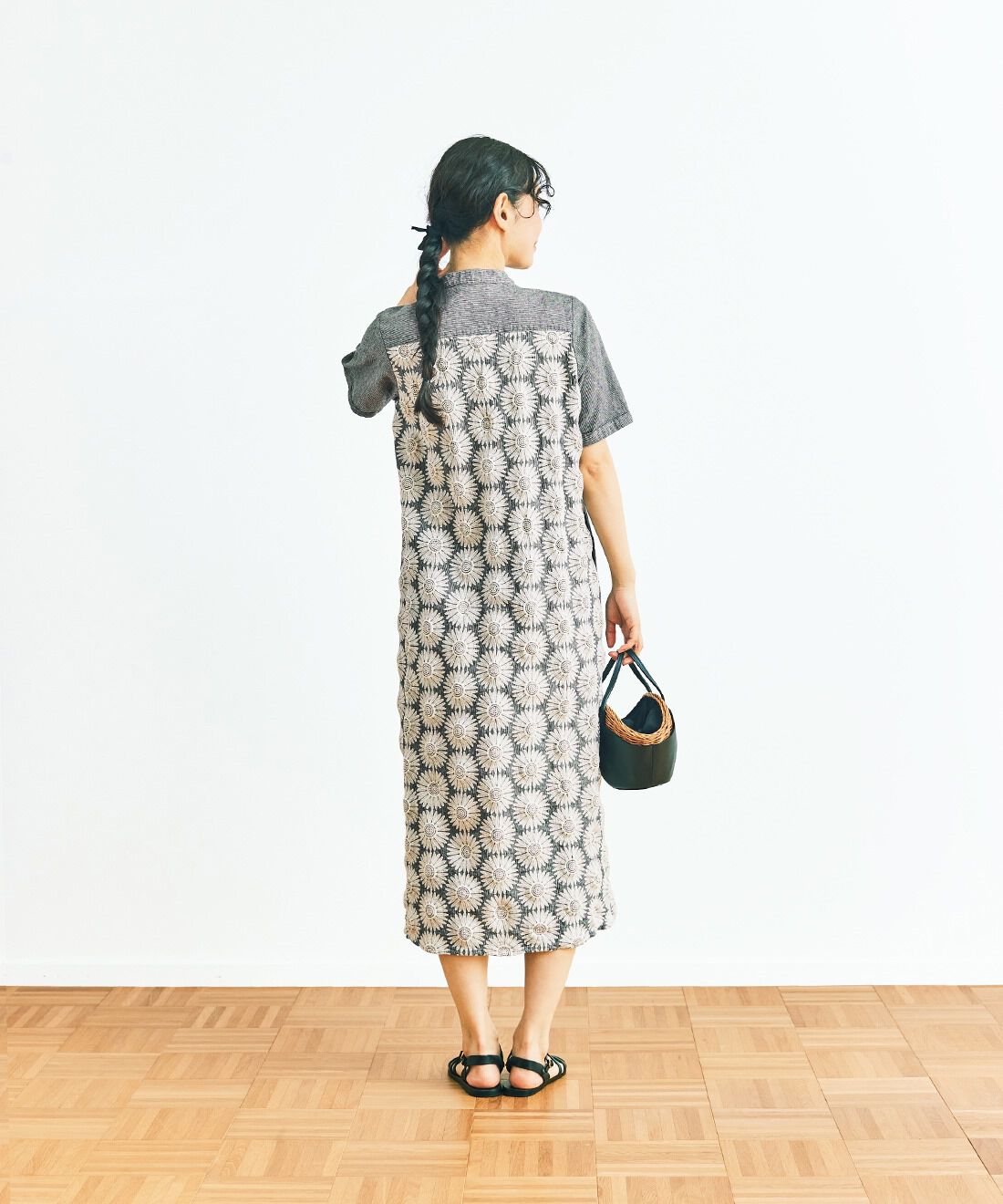 and myera|and myera マーガレット刺しゅうワンピース