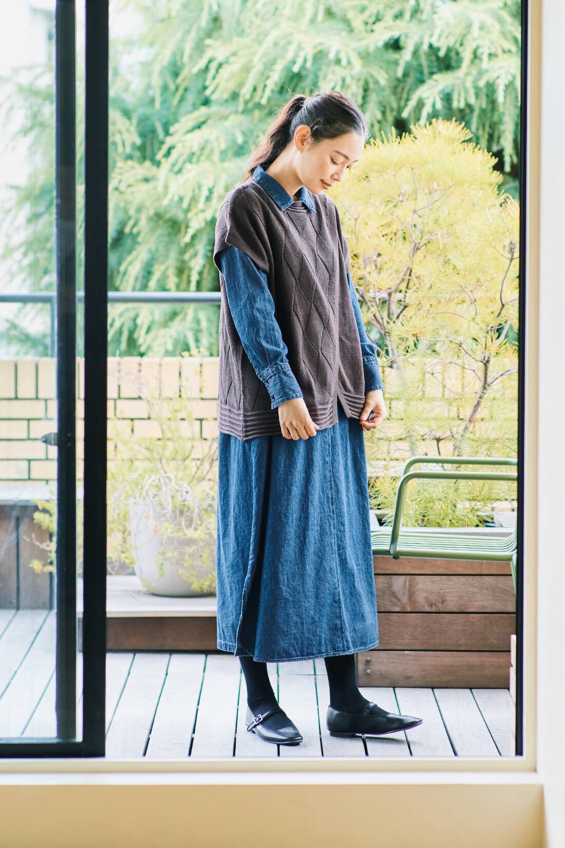 and myera［アンドマイラ］|and myera 巻き風ニットベスト