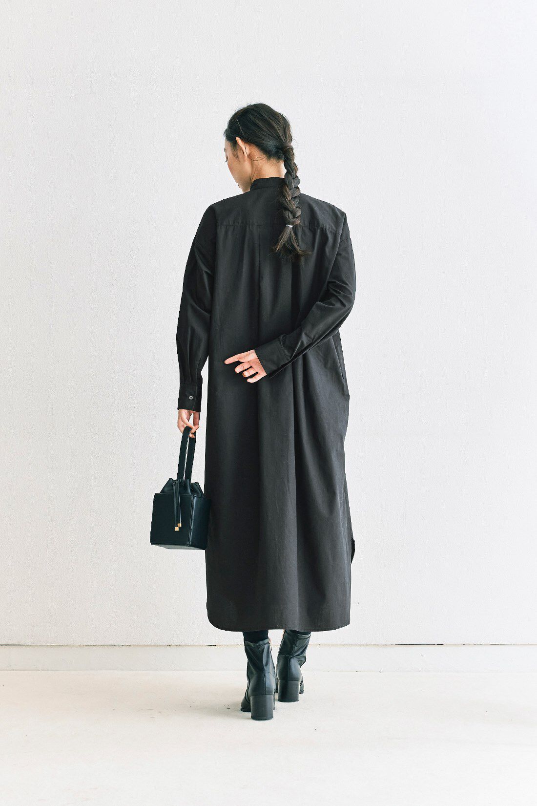 and myera|ａｎｄ　ｍｙｅｒａ　比翼仕立てのワンピース〈黒〉
