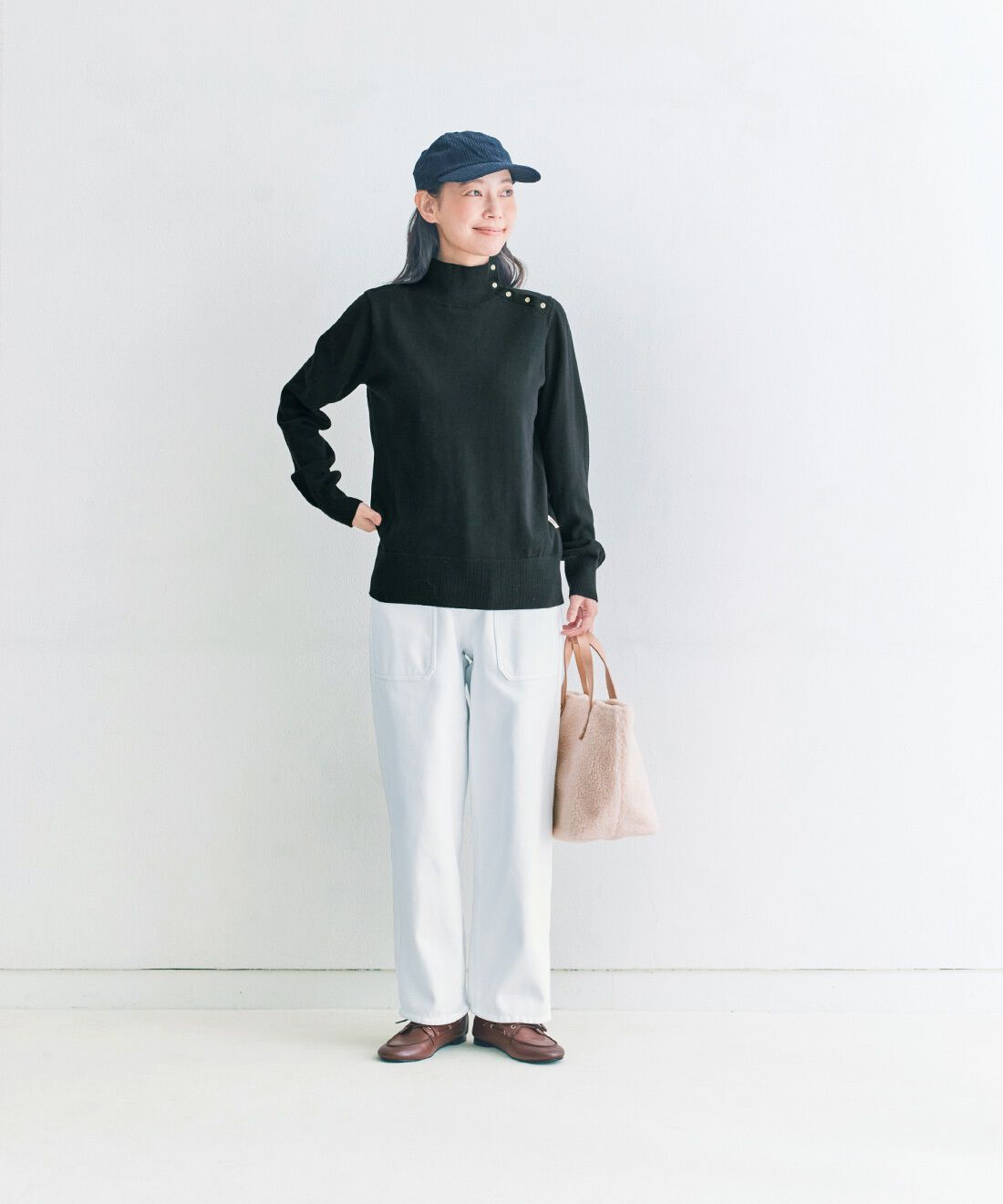 and myera|裏フリース ホワイト パンツ ホワイトのコーディネート