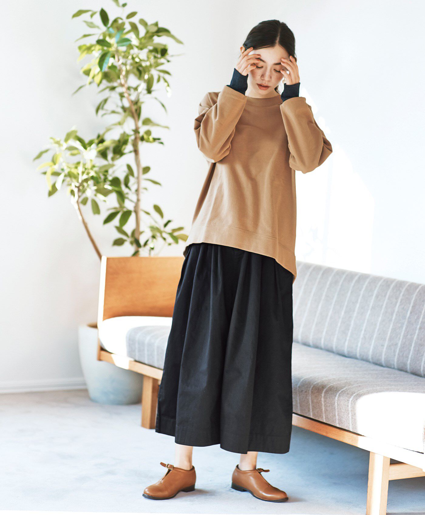 and myera|and myera ベーシックじゃないトレーナー〈ベージュ〉