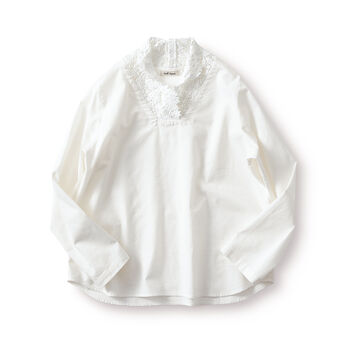 and myera | ａｎｄ　ｍｙｅｒａ衿がレースのトップス