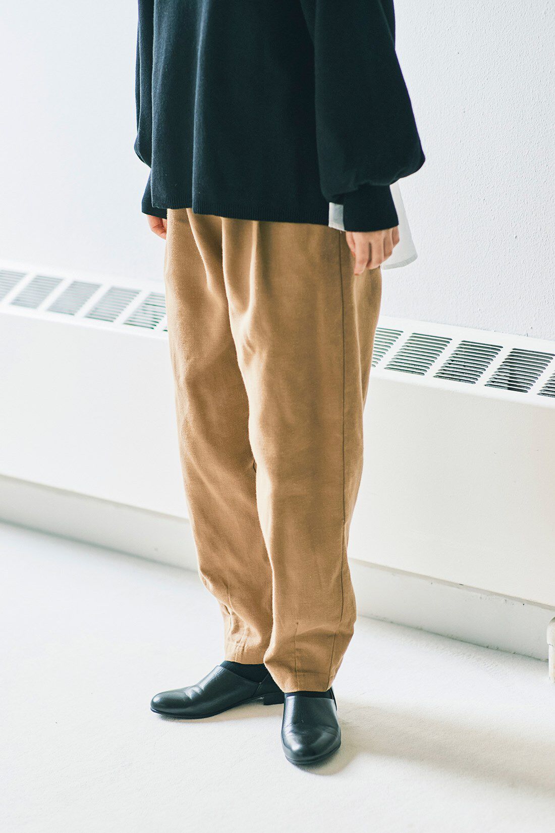 and myera［アンドマイラ］|ａｎｄ　ｍｙｅｒａ　カジュアルすぎないタックパンツ〈ベージュ〉