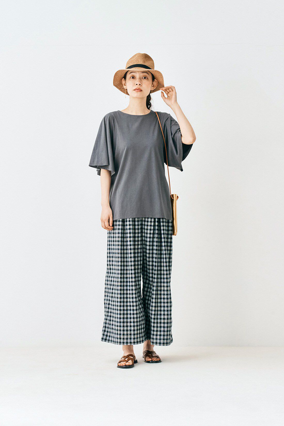 and myera［アンドマイラ］|and myera フレア袖のTシャツの会