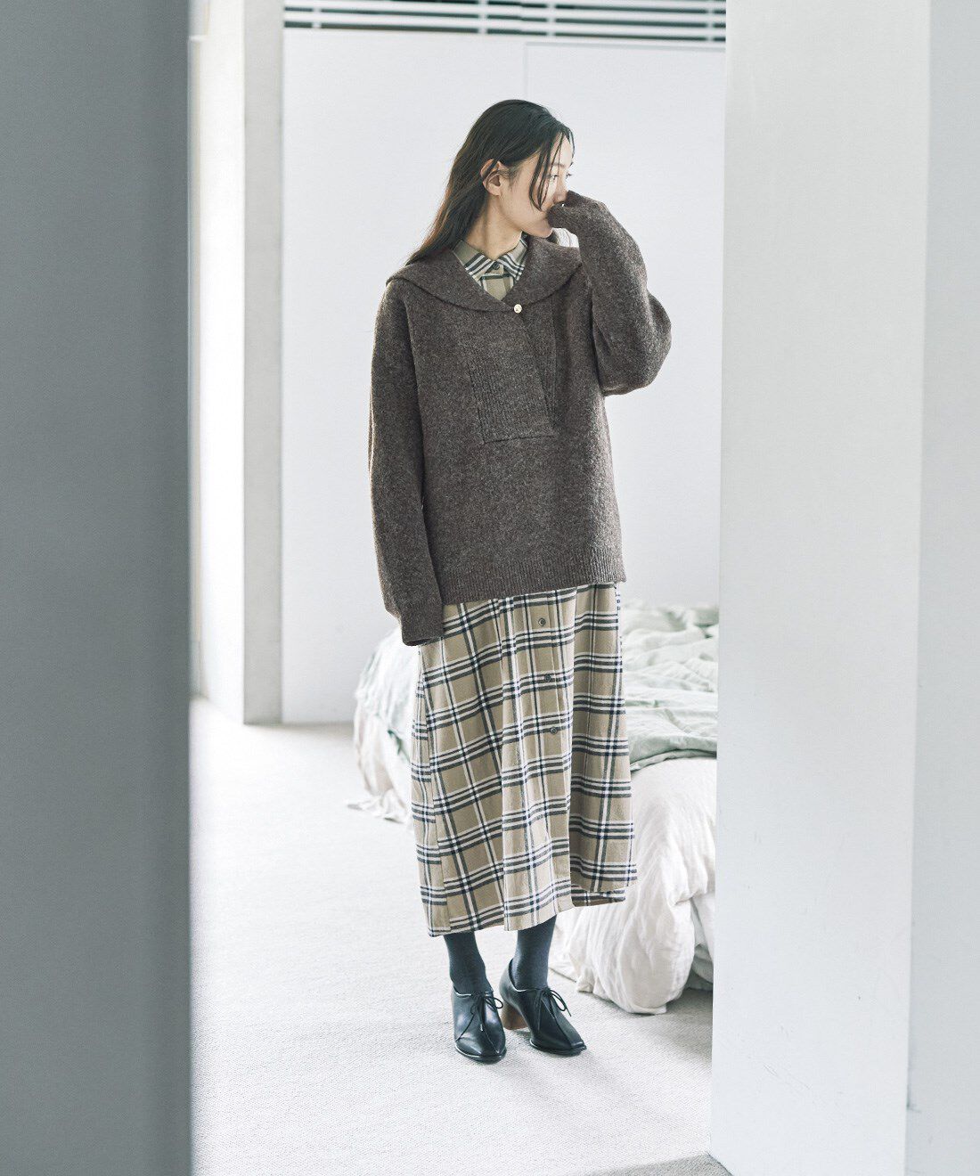 and myera［アンドマイラ］|セーラー セーター 茶 ブラウンのコーディネート