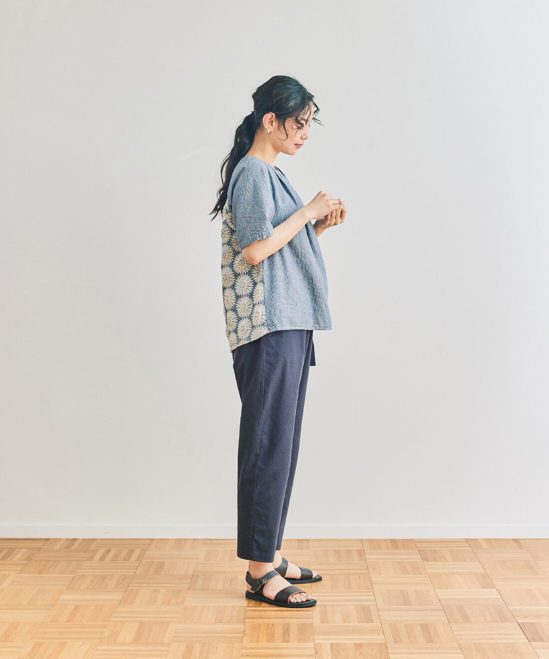 and myera|and myera マーガレット刺しゅうトップス