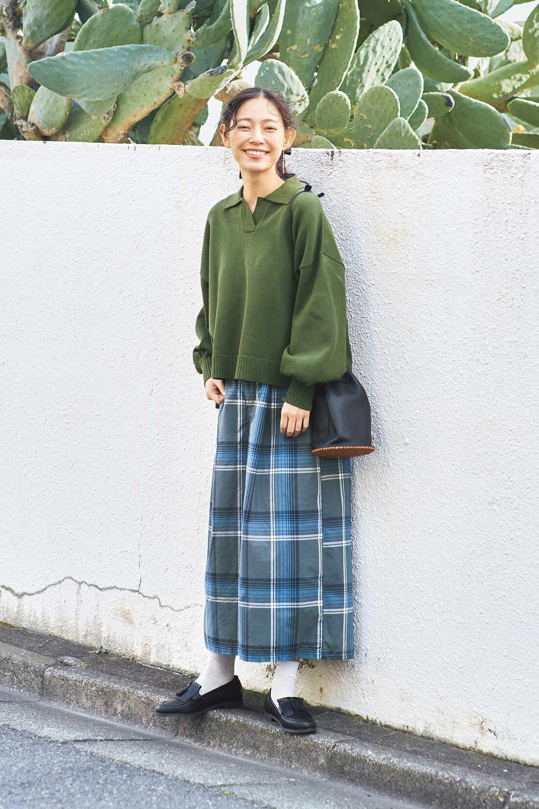 and myera［アンドマイラ］|and myera ワイドシルエットのスキッパーセーター 〈カーキ〉