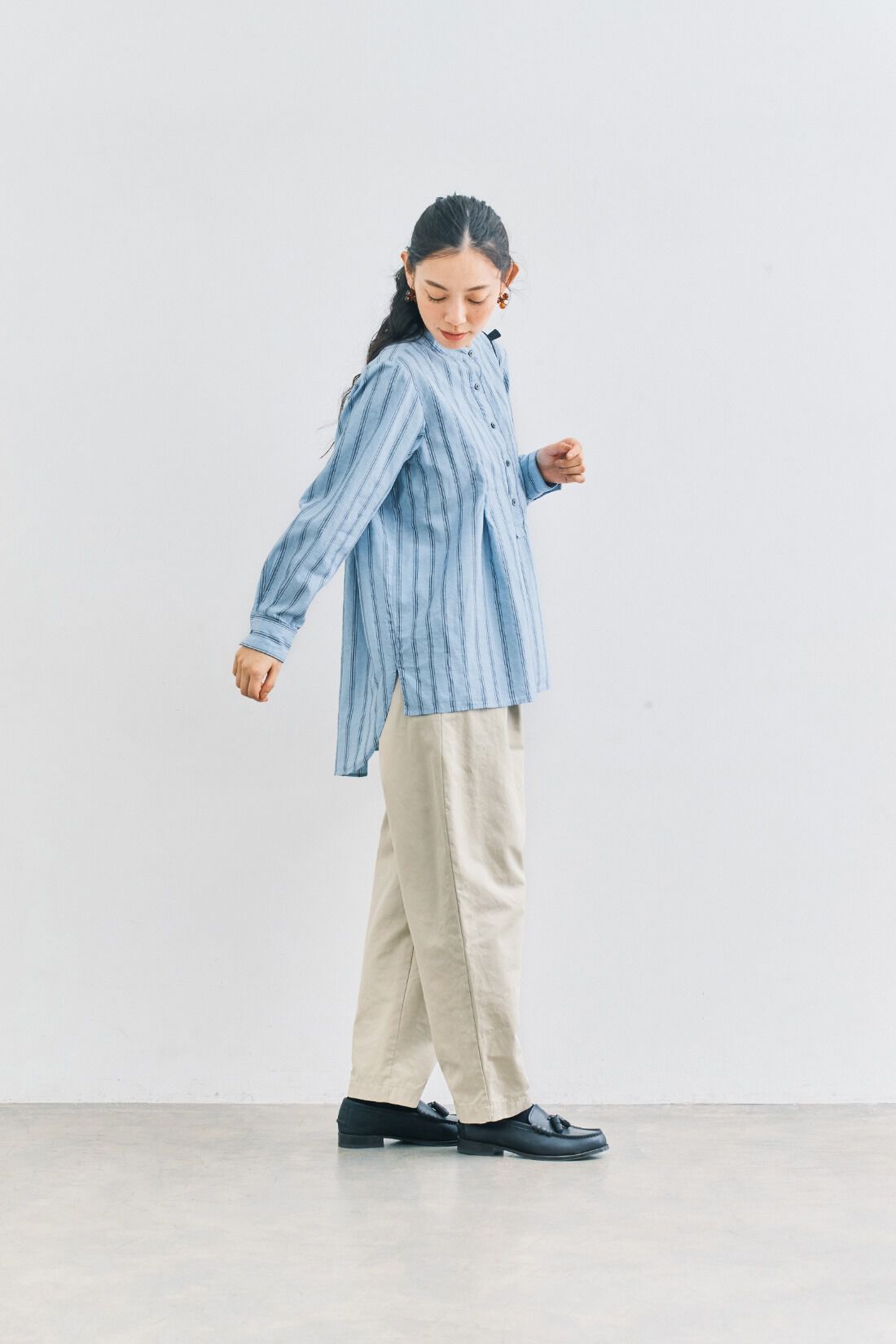 and myera［アンドマイラ］|and myera シワになりにくいパンツ〈アイボリー〉