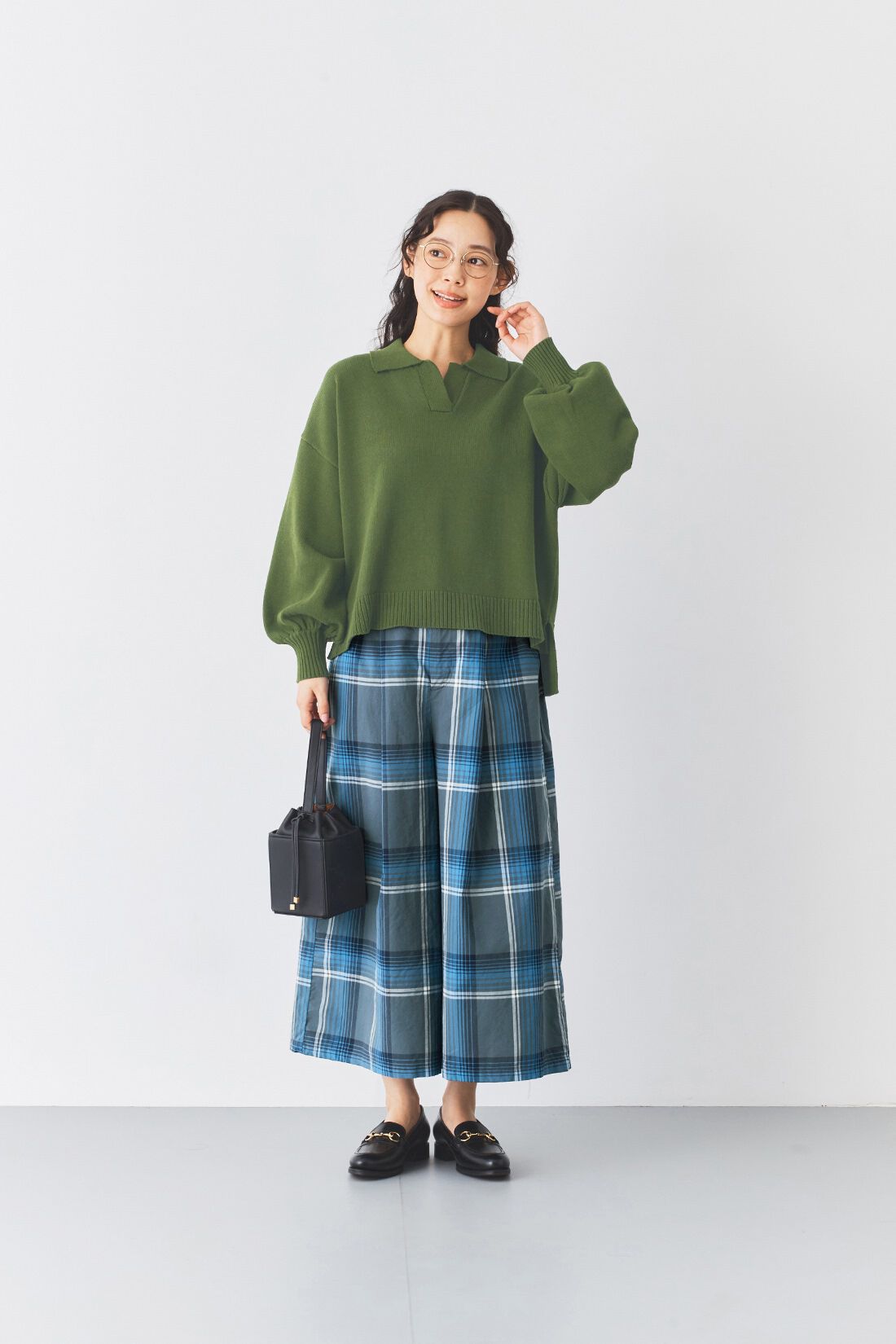 and myera［アンドマイラ］|and myera ワイドシルエットのスキッパーセーター 〈カーキ〉
