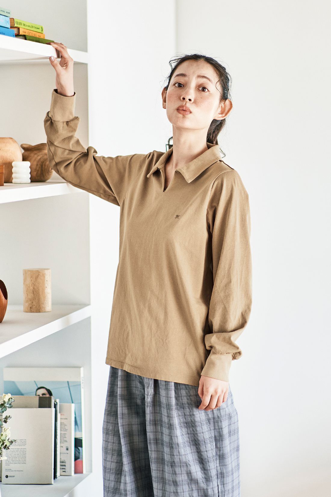 and myera|and myera 長袖ポロTトップス〈ブラウン〉