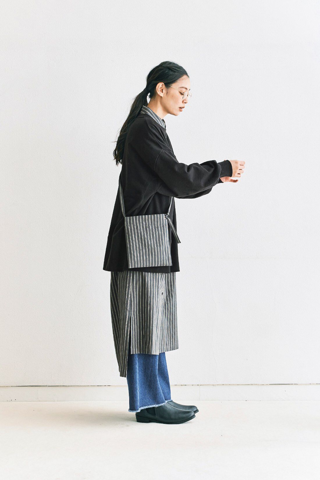 and myera［アンドマイラ］|ａｎｄ　ｍｙｅｒａ　ベーシックじゃない大きなトレーナー〈黒〉
