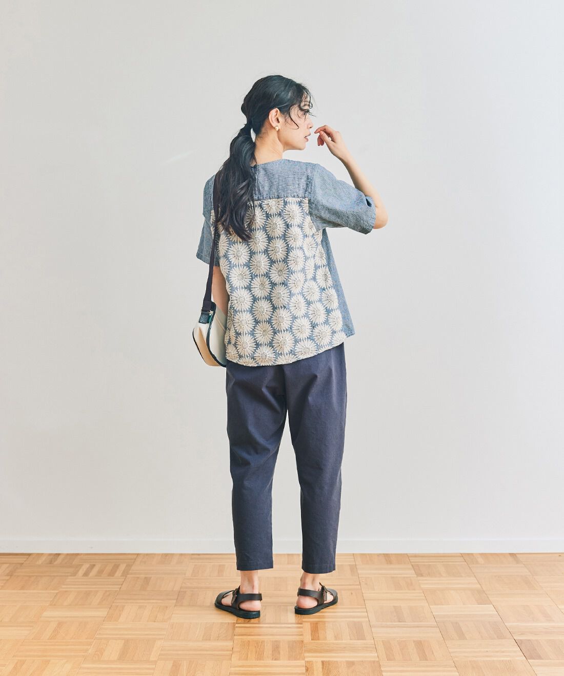 and myera|and myera マーガレット刺しゅうトップス