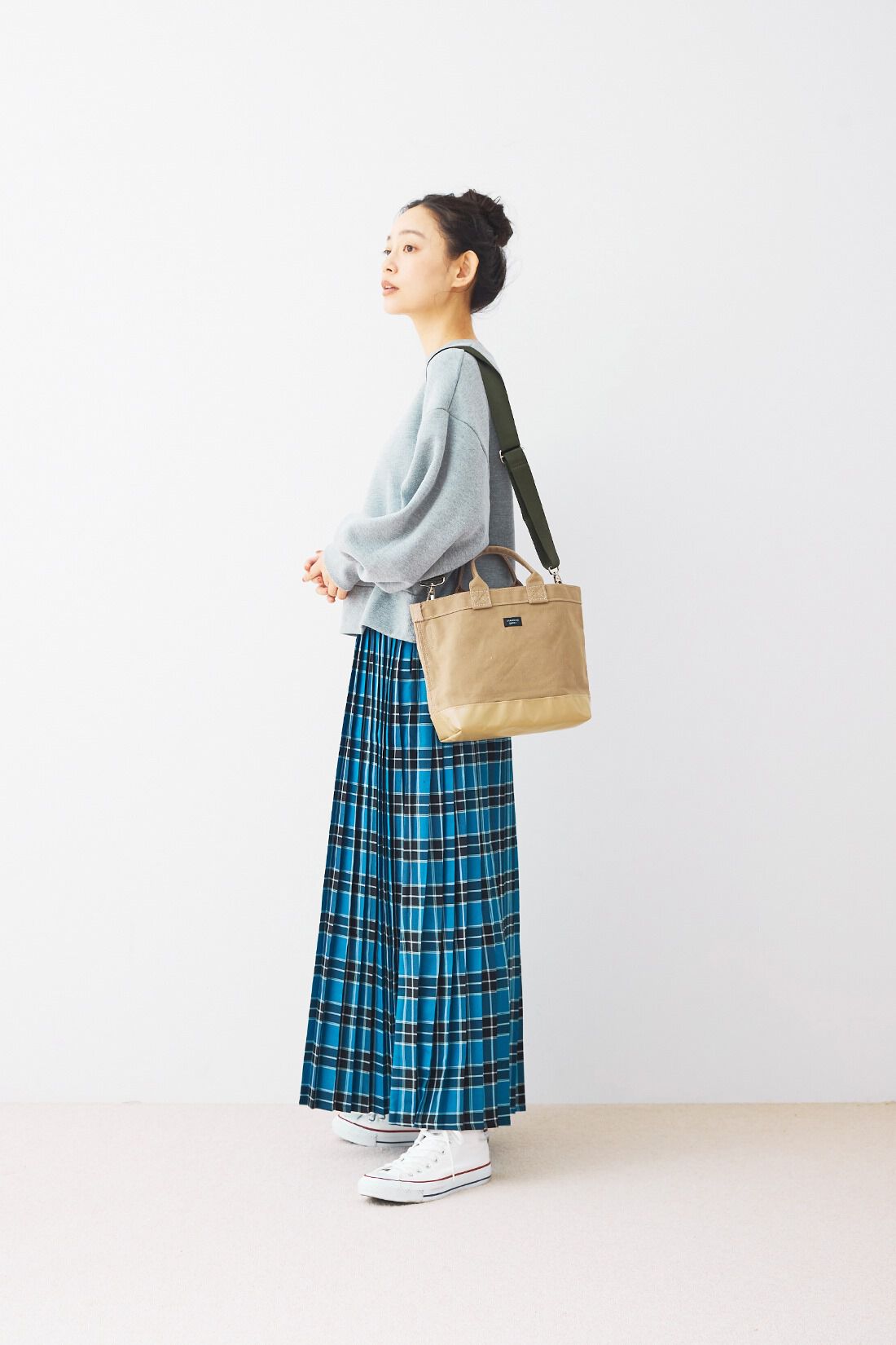 and myera|【初回お試しキャンペーン】and myera ちょっとだけみじか丈のトレーナーの会