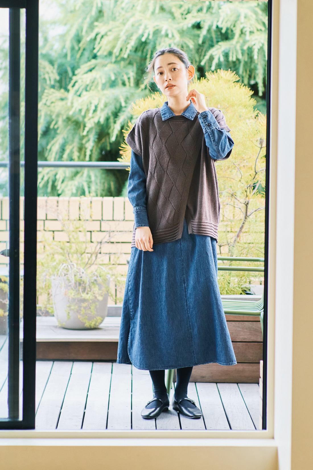 and myera［アンドマイラ］|and myera 巻き風ニットベスト