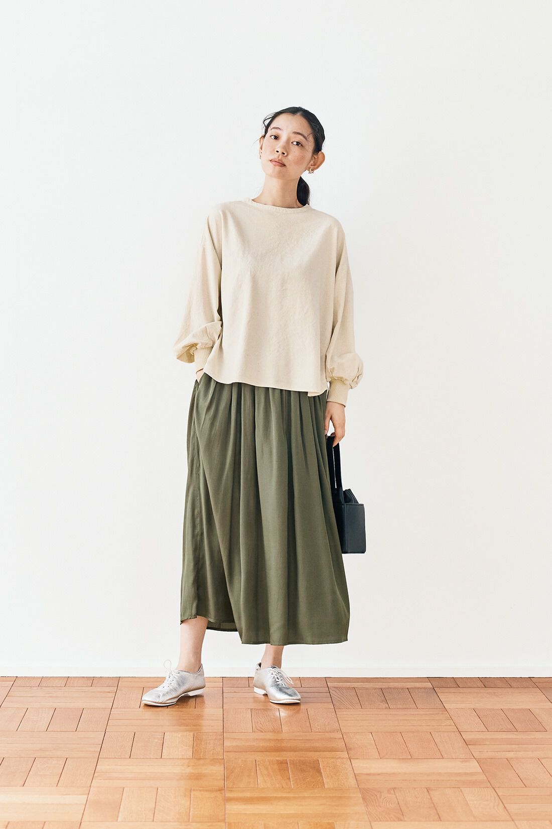 and myera［アンドマイラ］|and myera 布はくの長袖Tトップス〈ベージュ〉