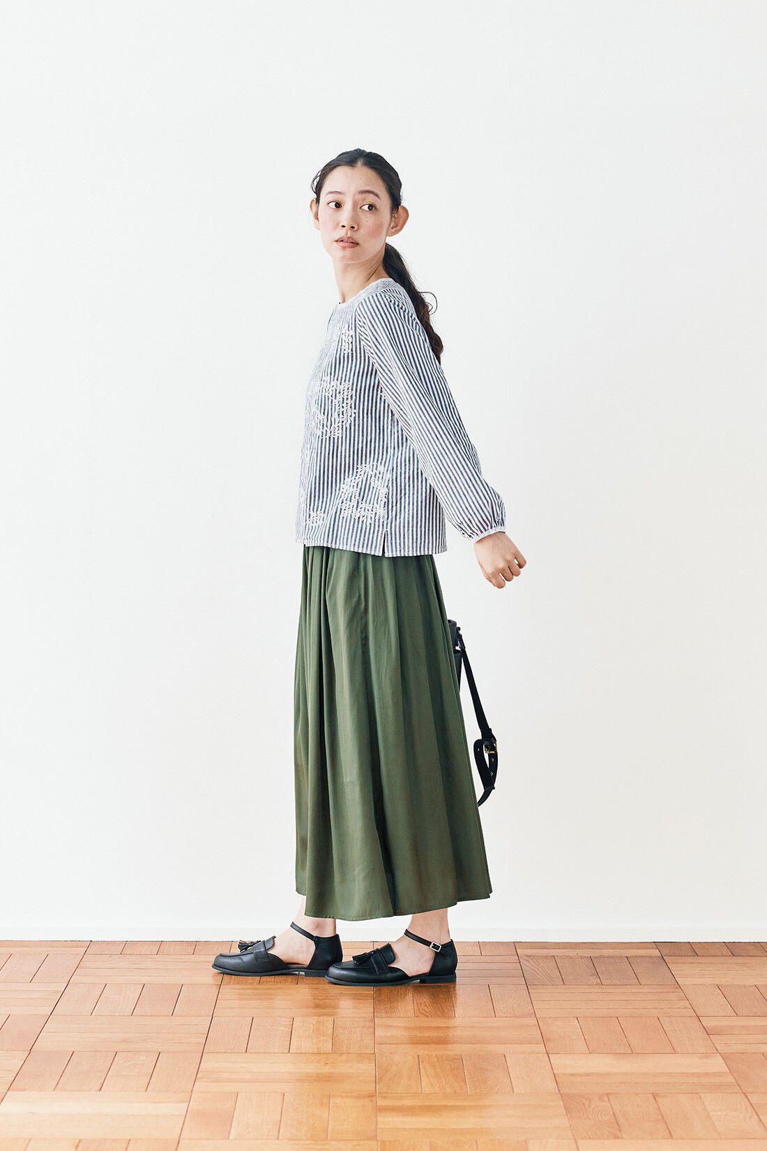 and myera［アンドマイラ］|and myera そよぐスカート〈カーキ〉