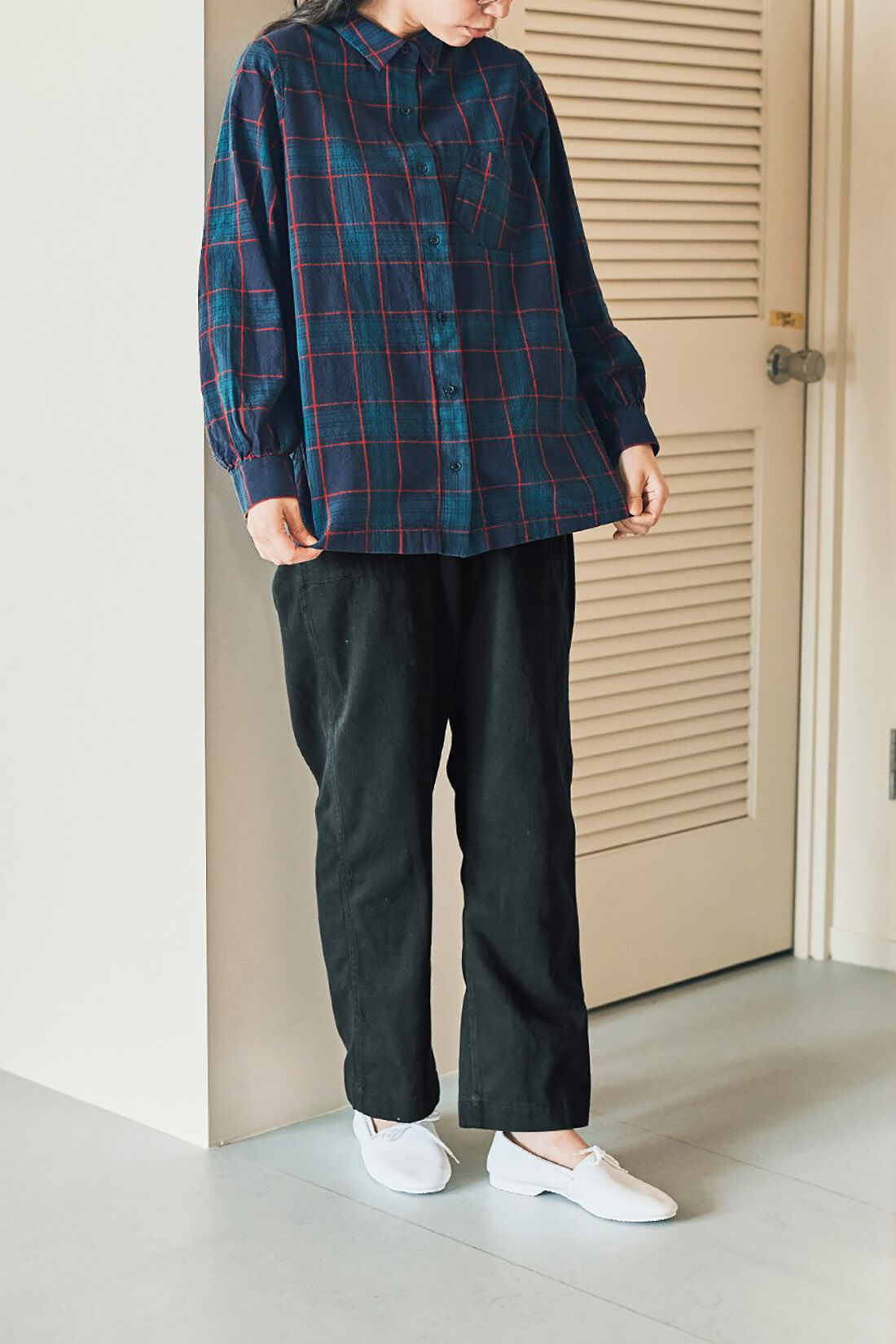 and myera|ａｎｄ　ｍｙｅｒａ　すっきり見えるチノパン〈黒〉