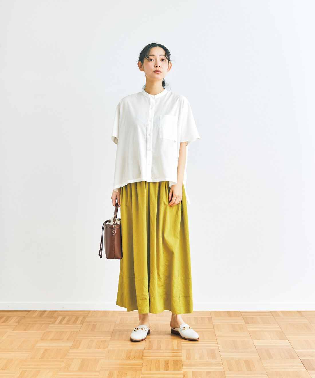 and myera|and myera ドロップドフレンチスリーブシャツ〈白〉