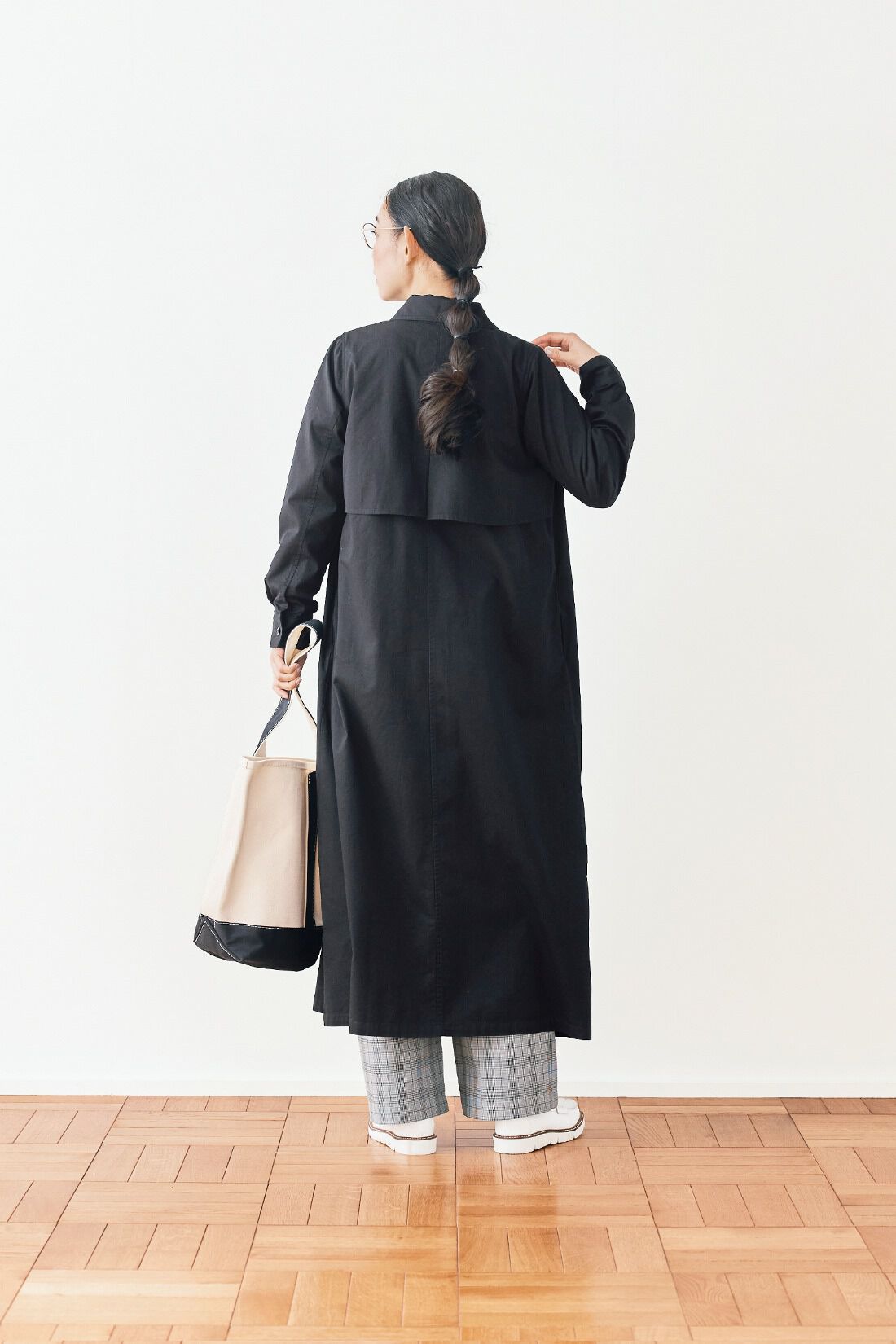 and myera|and myera トレンチコートワンピース〈黒〉