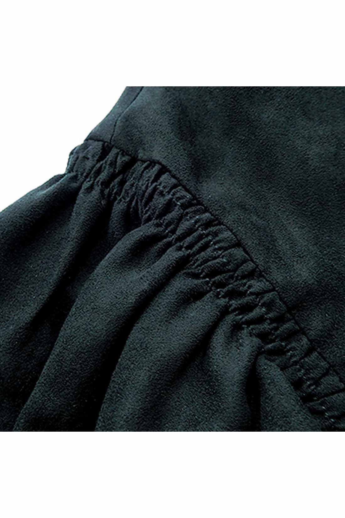 シロップ．|たーーっぷりボリューム袖のブラックドレス
