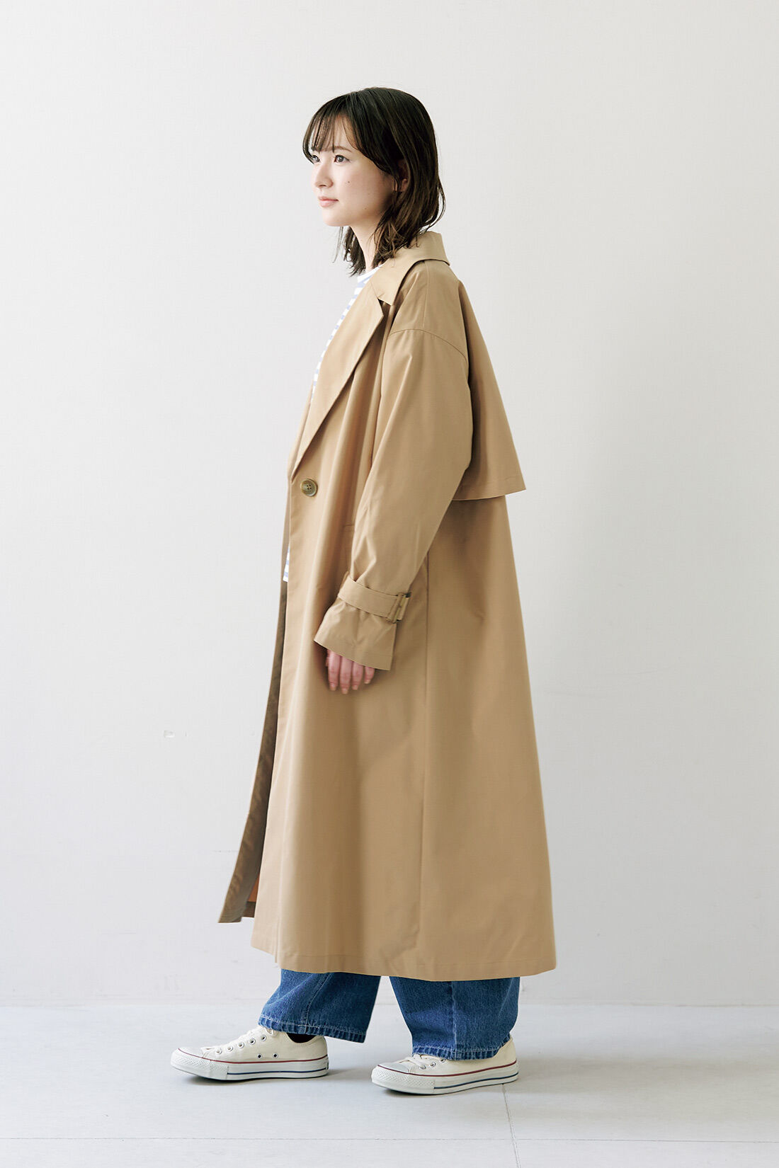SYRUP. [シロップ．]|シロップ． 軽やかにはおれるカジュアルトレンチコート〈ベージュ〉|身長162cm/Mサイズ着用