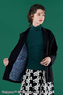 シロップ． | フィンレイソン 華やか裏地のブラックジャケット〈シエヴァ〉