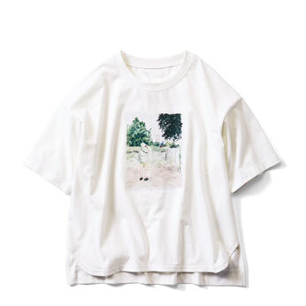 よしいちひろさんと 旅の思い出 Tシャツ〈白〉