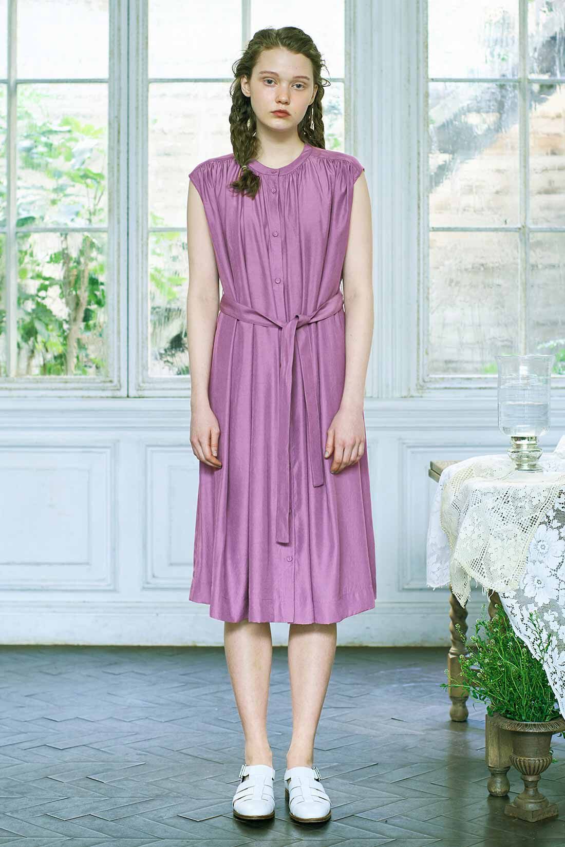 くしゅっと バンドカラー ノースリーブワンピース〈ラベンダー 