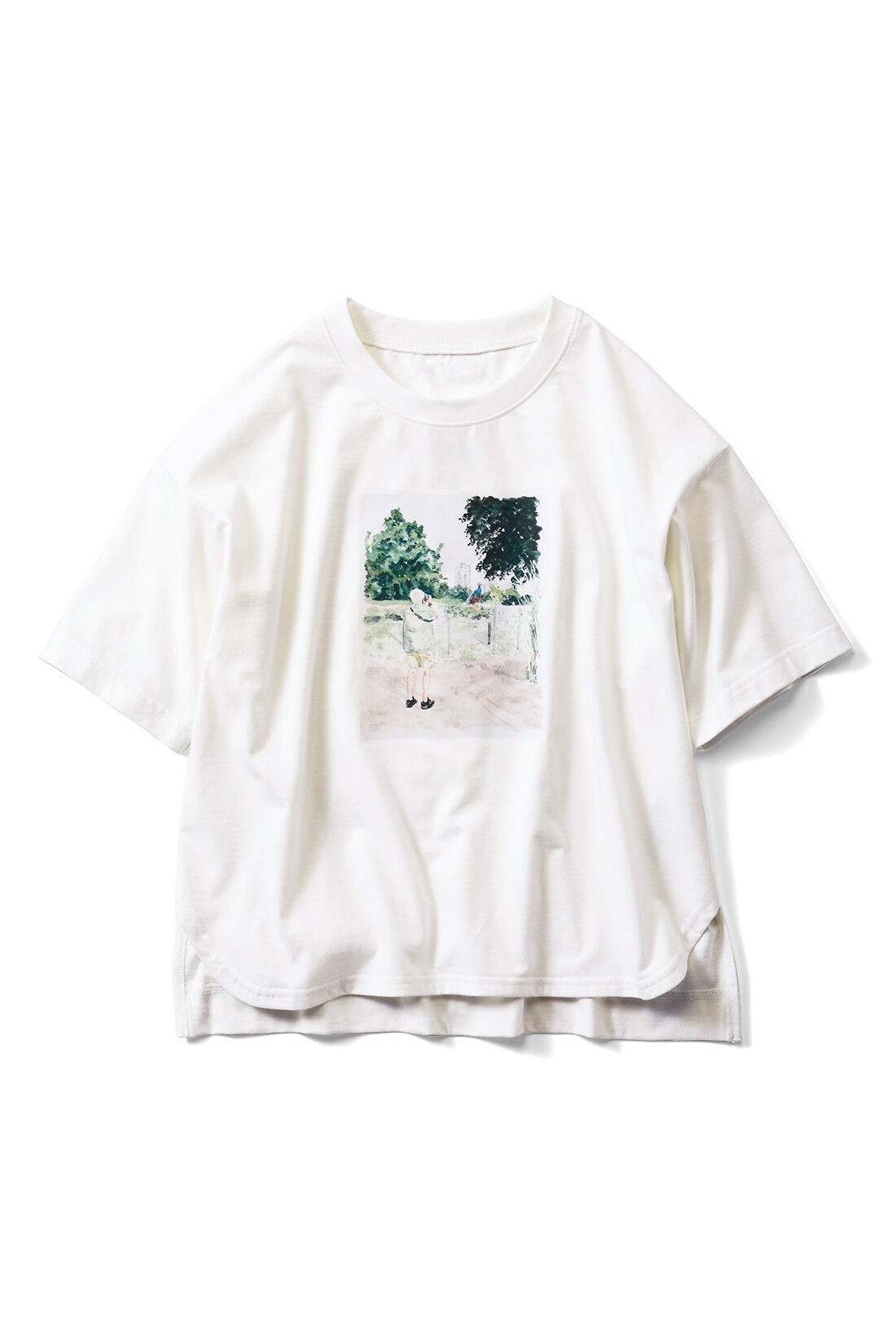SYRUP. [シロップ．]|シロップ．  イラストレーター よしいちひろさんとつくった 旅の思い出Tシャツ|オフホワイト「くじゃくを写真に撮って」