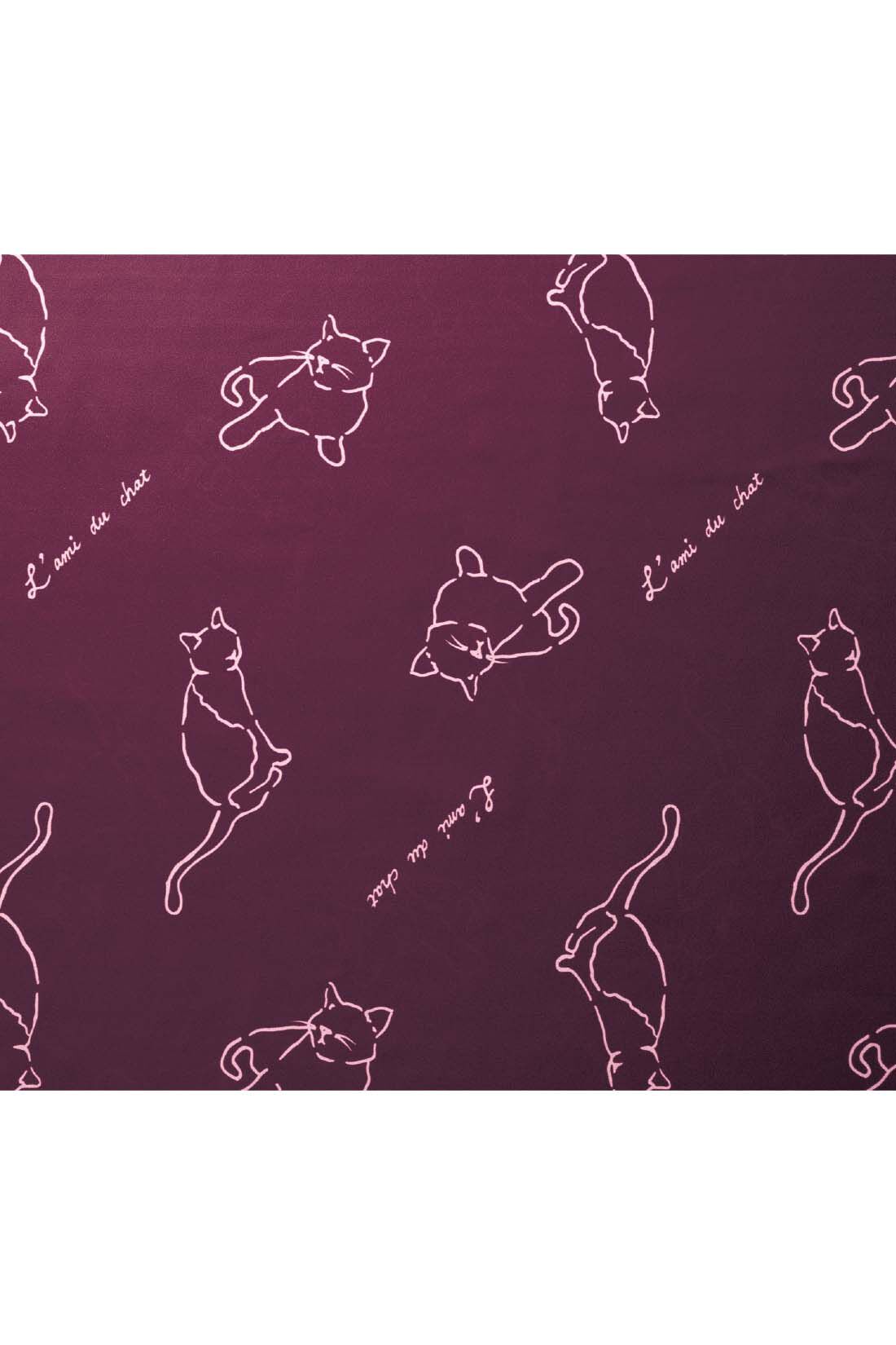 シロップ．|お友だちにゃんこのロングワンピース|小豆色の生色に薄ピンクの猫のシルエットと文字がオトナっぽい。