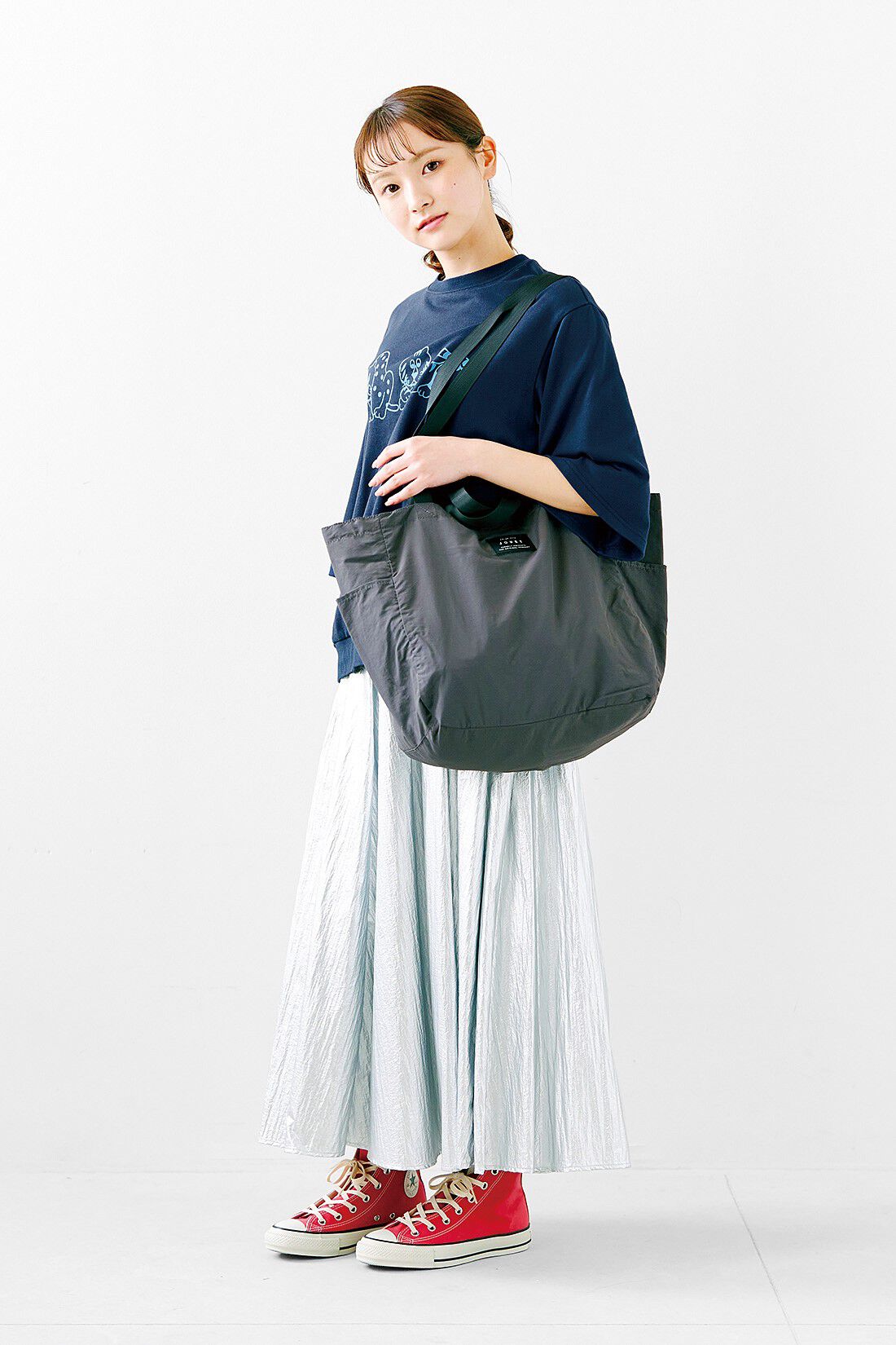 シロップ．|アデリアレトロ×シロップ．　フロッキープリントにときめくスウェットトップス〈ズーメイト〉の会|身長162cm/Mサイズ着用