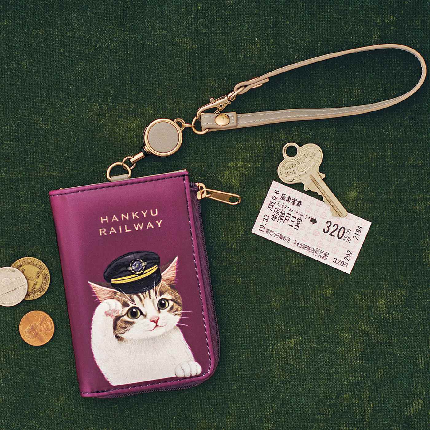 猫部|阪急電鉄×猫部　猫車掌さんのパスケース
