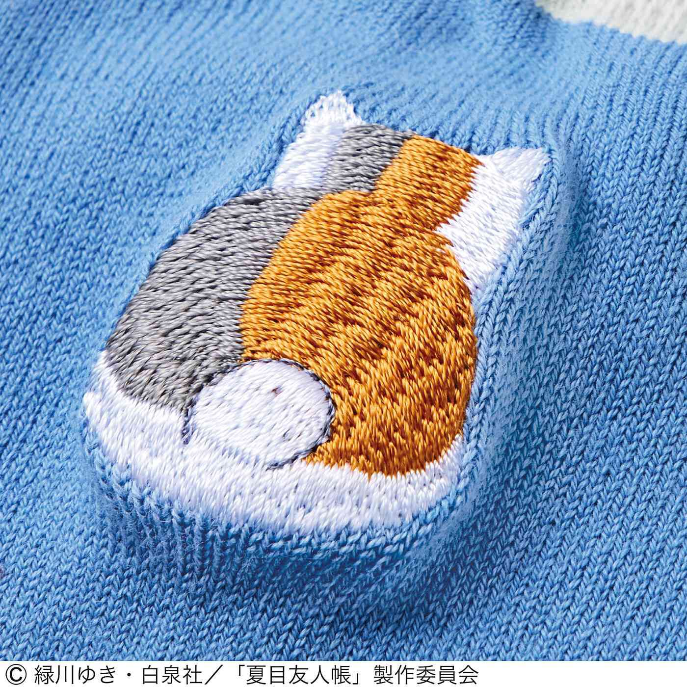 猫部|夏目友人帳×猫部　ニャンコ先生の好物文様　ワンポイント刺しゅう靴下の会|後ろにあしらった刺しゅうがワンポイント。