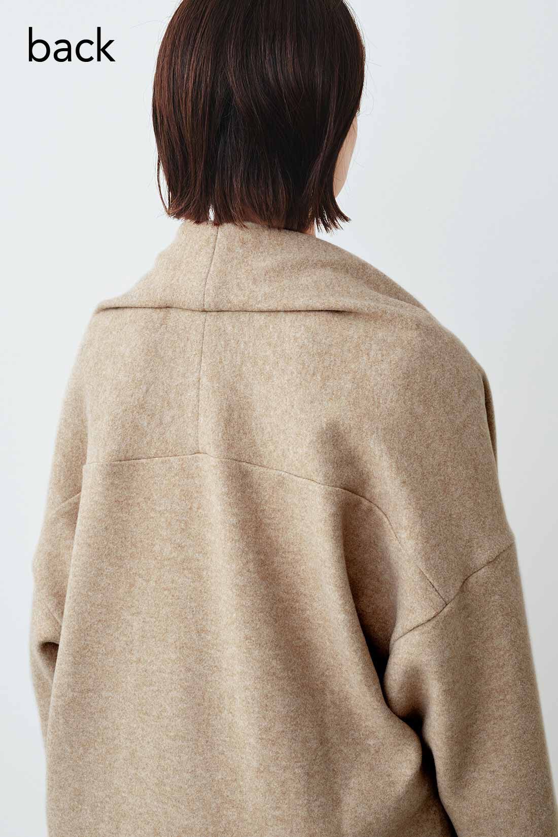 DRECO by IEDIT|【3～10日でお届け】IEDIT[イディット]　毛布を着ているみたいに暖かな ふんわり軽い起毛カットソーコーディガン〈ベージュ〉|ノーカラーデザインながら、後ろの切り替えでショール衿風に。