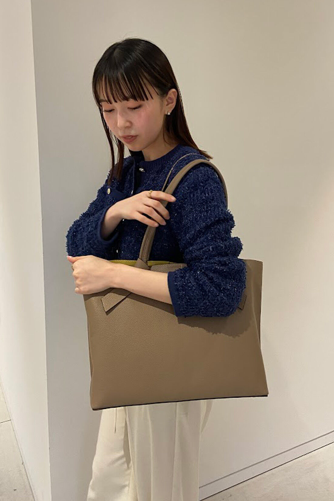 DRECO|【3～10日でお届け】IEDIT[イディット]　軽やかに持てる　配色結びリボントートバッグ〈グレージュ〉
