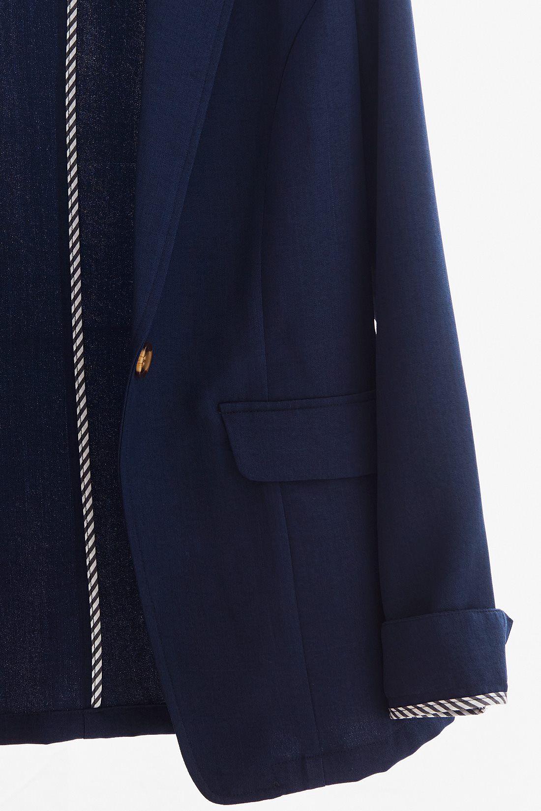DRECO by IEDIT|DRECO　リネンライクな涼感のある　軽やかサマージャケット<ネイビー〉|薄くて軽い素材で、夏に◎。