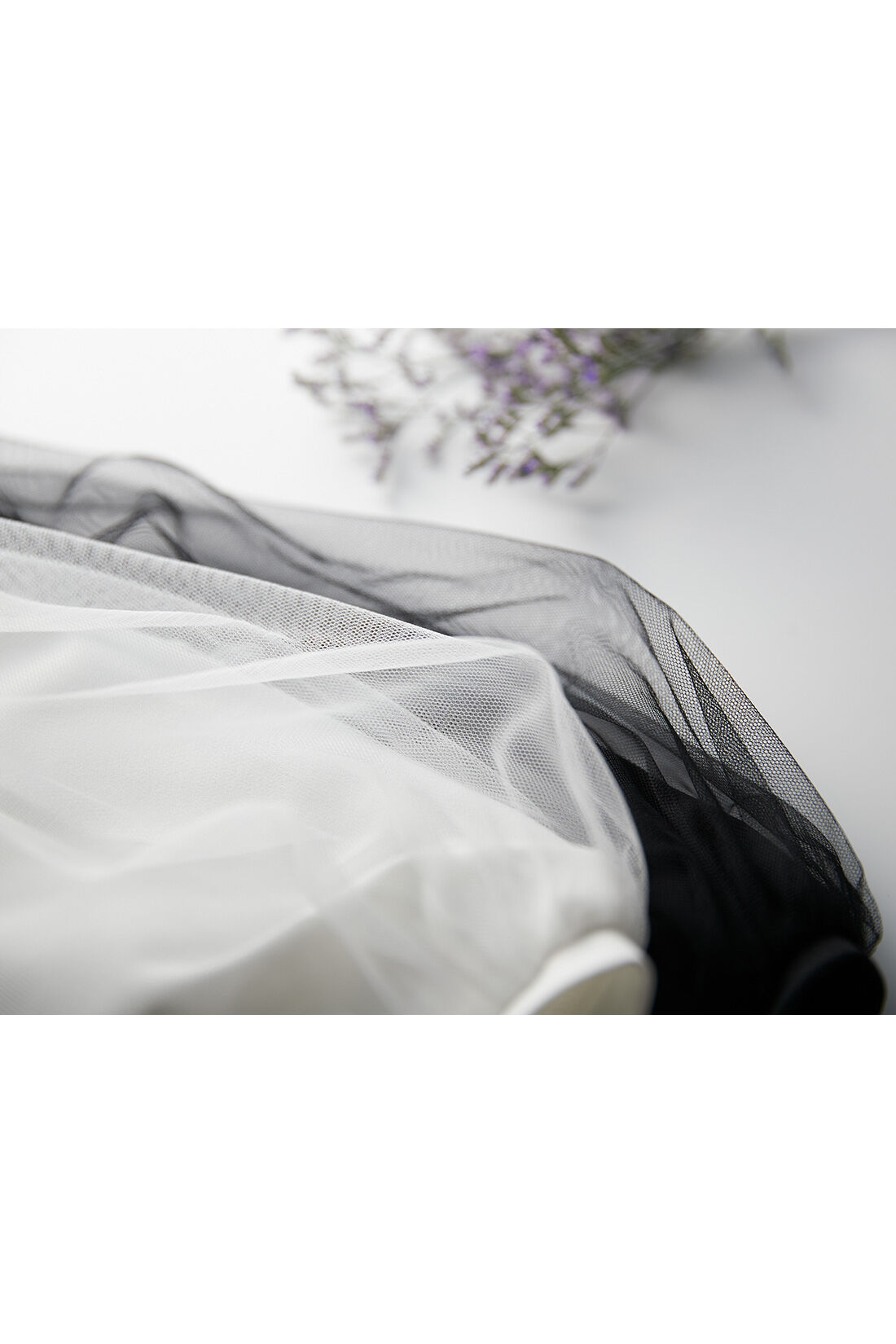 DRECO by IEDIT|【3～10日でお届け】IEDIT[イディット]　チュールを重ねた袖が華やかな きれいめカットソートップス〈シュガーホワイト〉