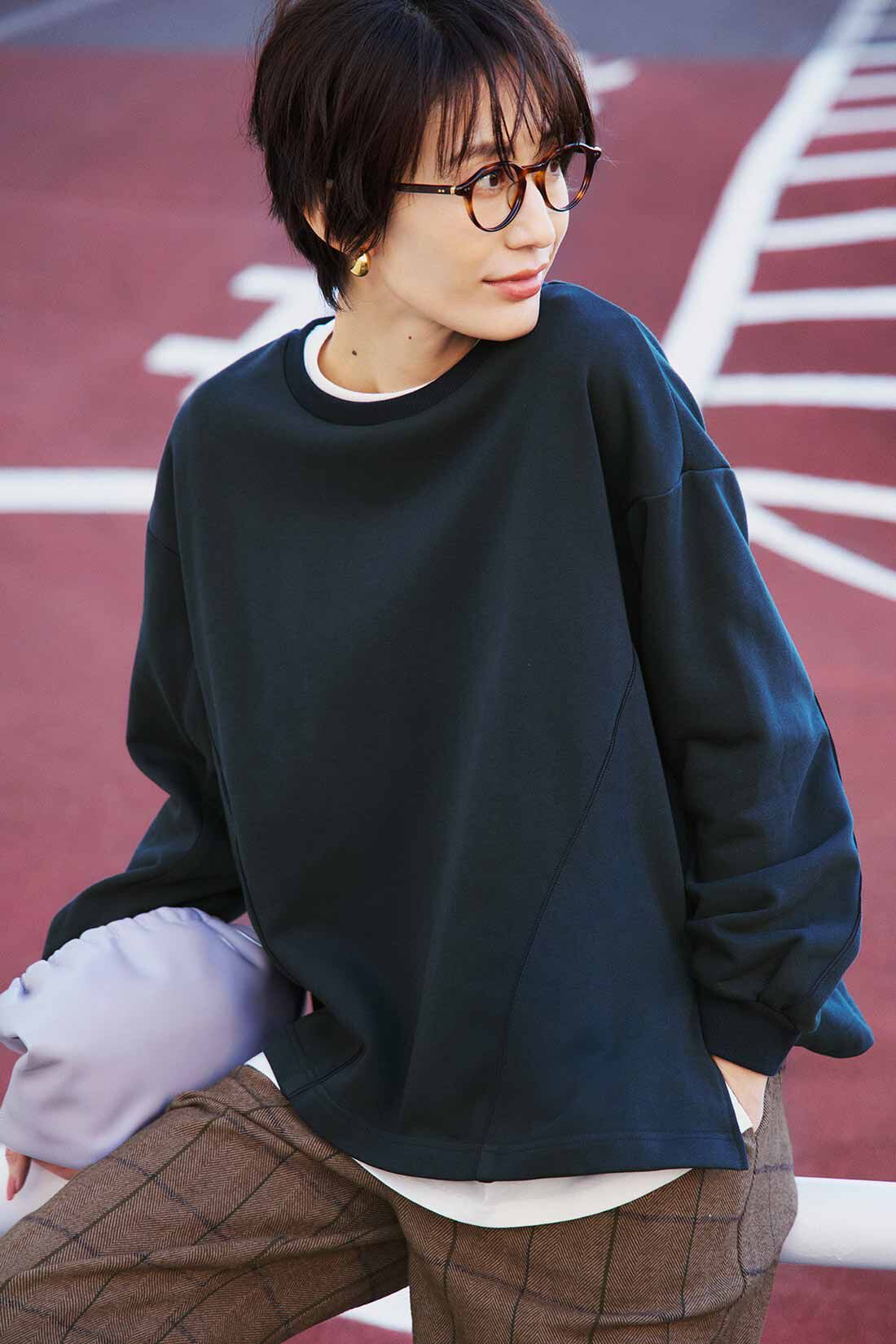 DRECO|【3～10日でお届け】IEDIT[イディット]　白をはさんで顔うつりGOOD！ グログラン遣いスウェットと白Tシャツのインナーチラ見せ重ね着セット〈ネイビー〉