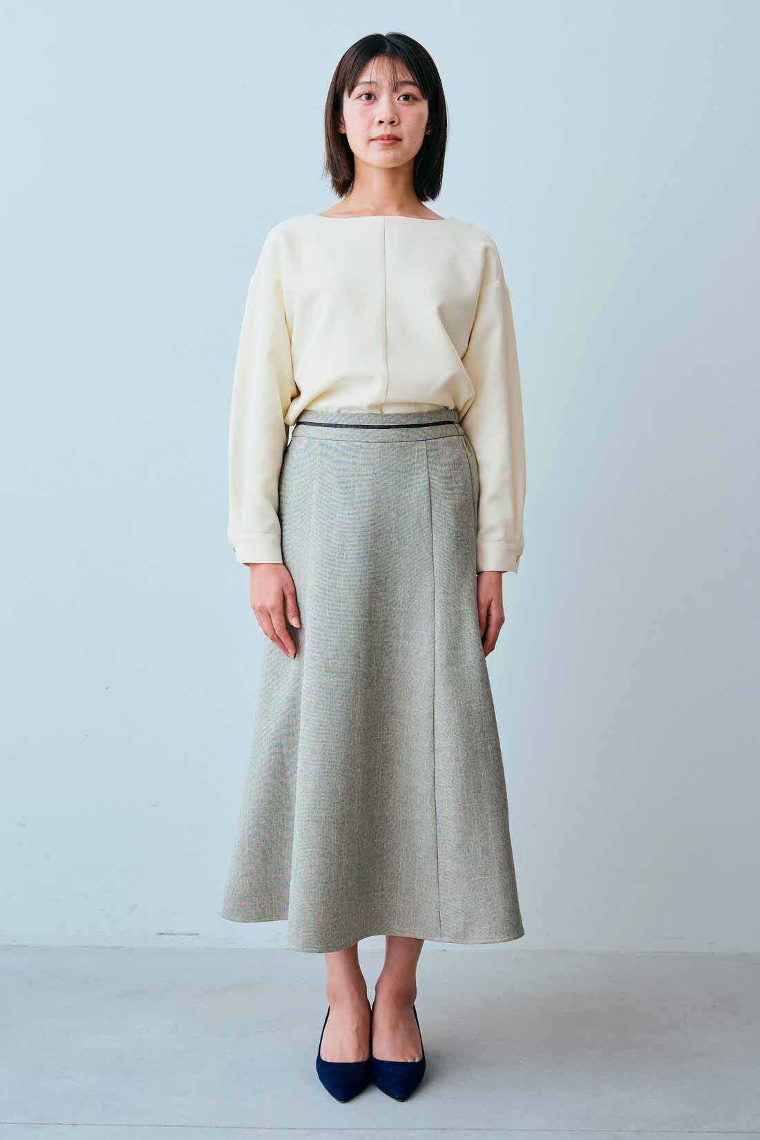 DRECO by IEDIT|【3～10日でお届け】IEDIT[イディット]　シルエットが美しい UVカット機能のすっきり見えスカート〈ライトグレー〉|モデル身長：164cm　着用サイズ：M