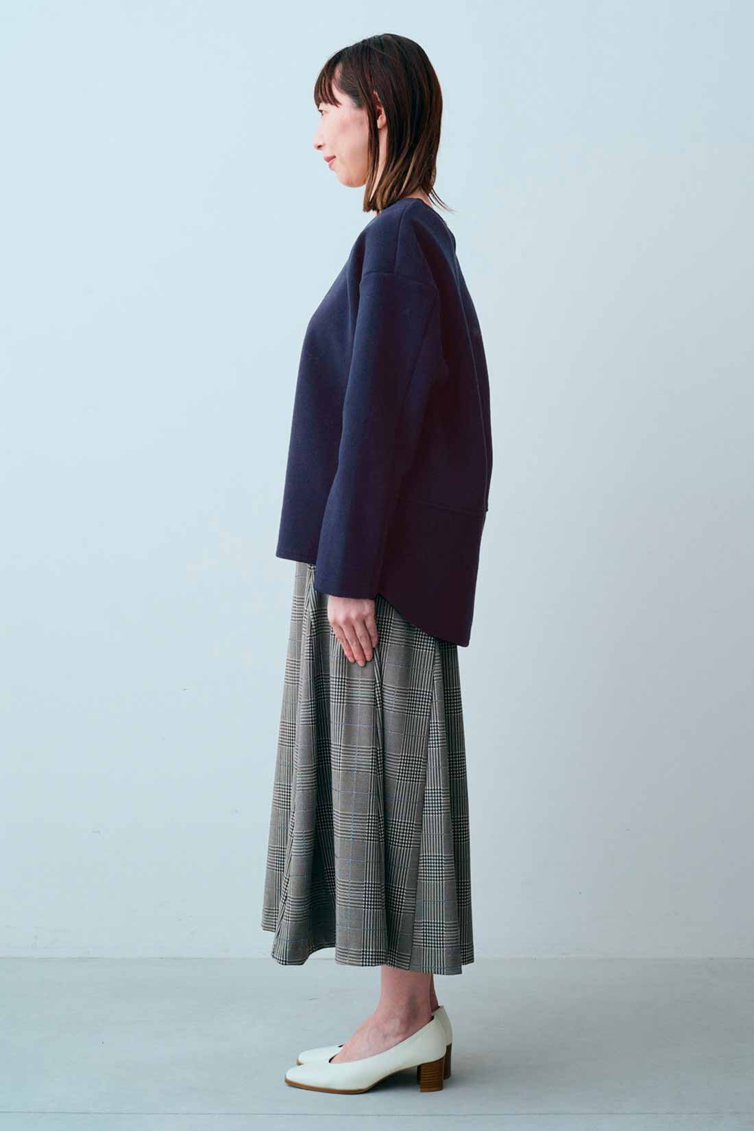 DRECO by IEDIT|【3～10日でお届け】IEDIT[イディット]　シルエットが美しい 着映えフレアースカート〈ライトグレー〉|モデル身長：160cm　着用サイズ：M